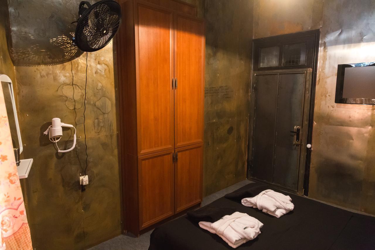 Alcatraz Jail-Hostel Tbilisi Exteriör bild