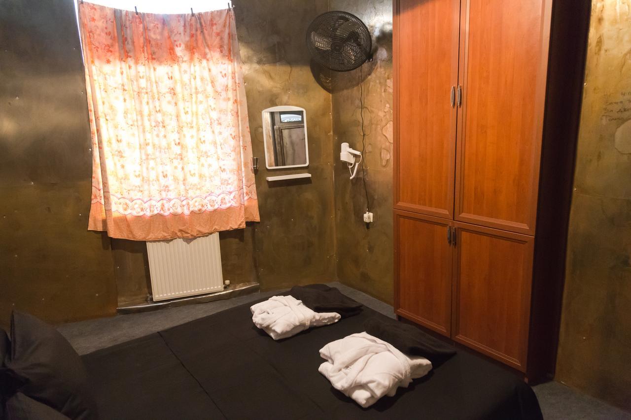 Alcatraz Jail-Hostel Tbilisi Exteriör bild