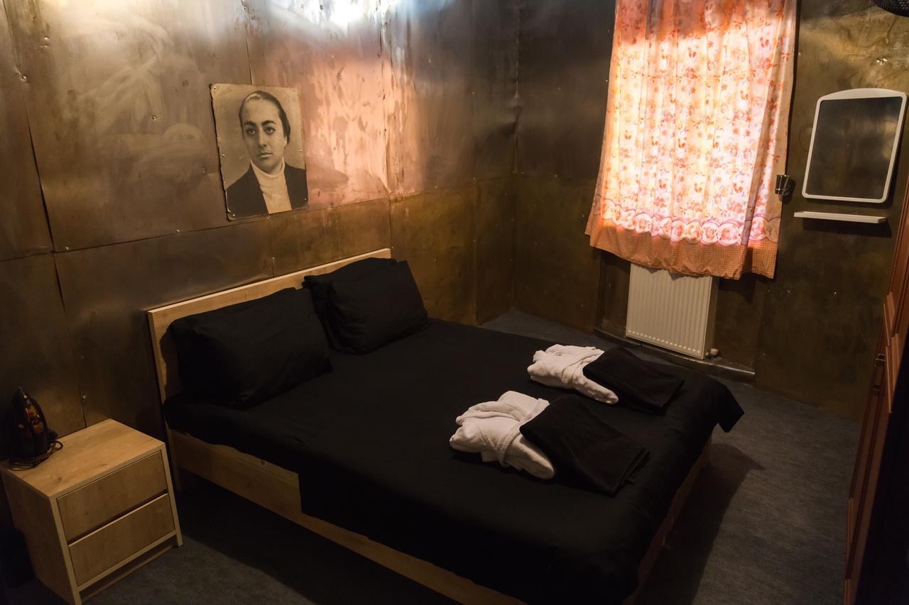 Alcatraz Jail-Hostel Tbilisi Exteriör bild